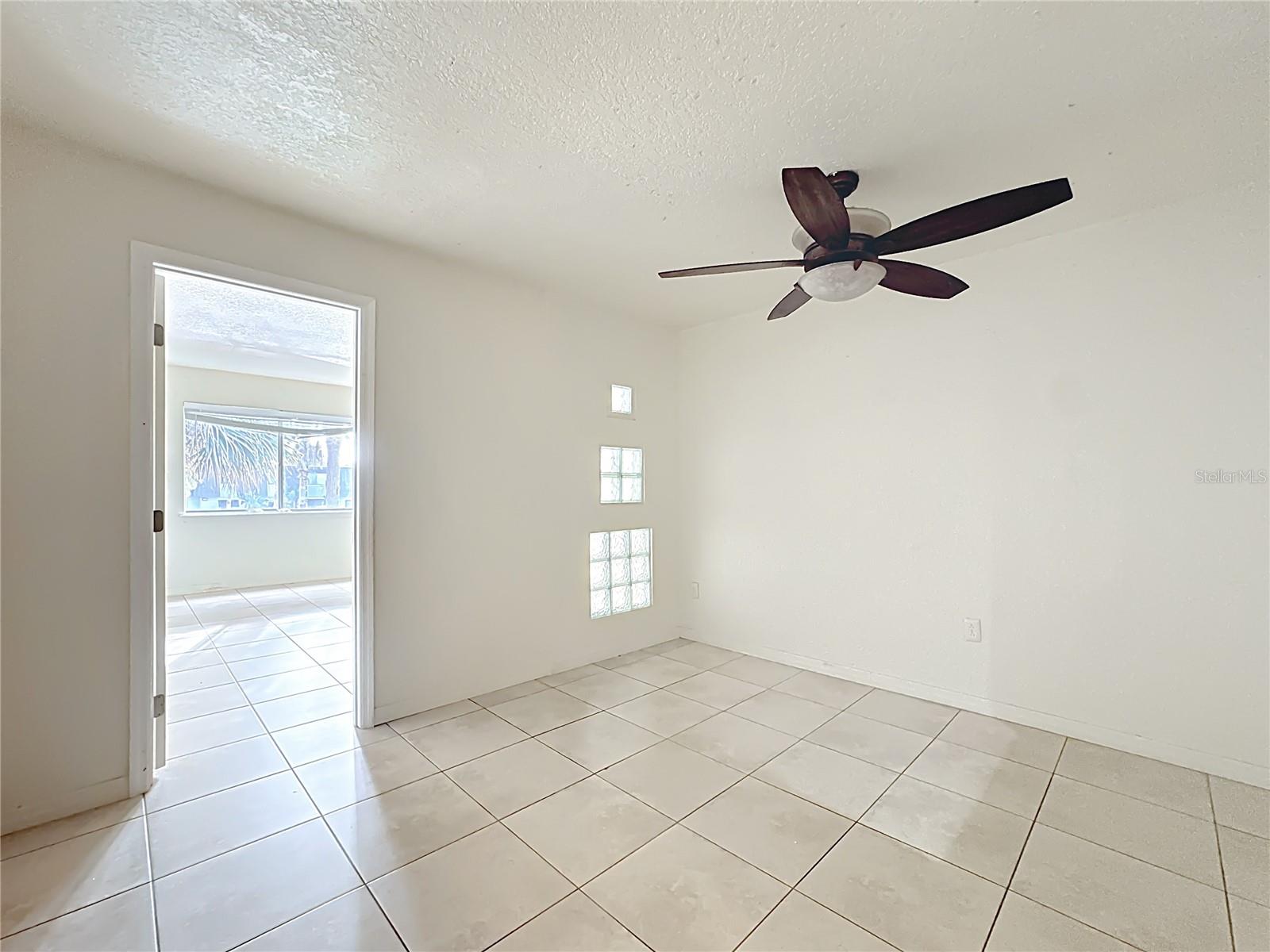 METRO/MICHIGAN PARK CONDO - Residential
