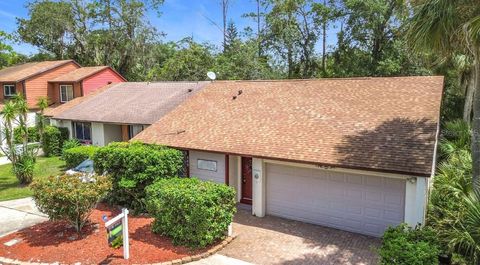 Photo of 111 Spreading Oak Court, Sanford, FL 32773 (MLS # O6335042)