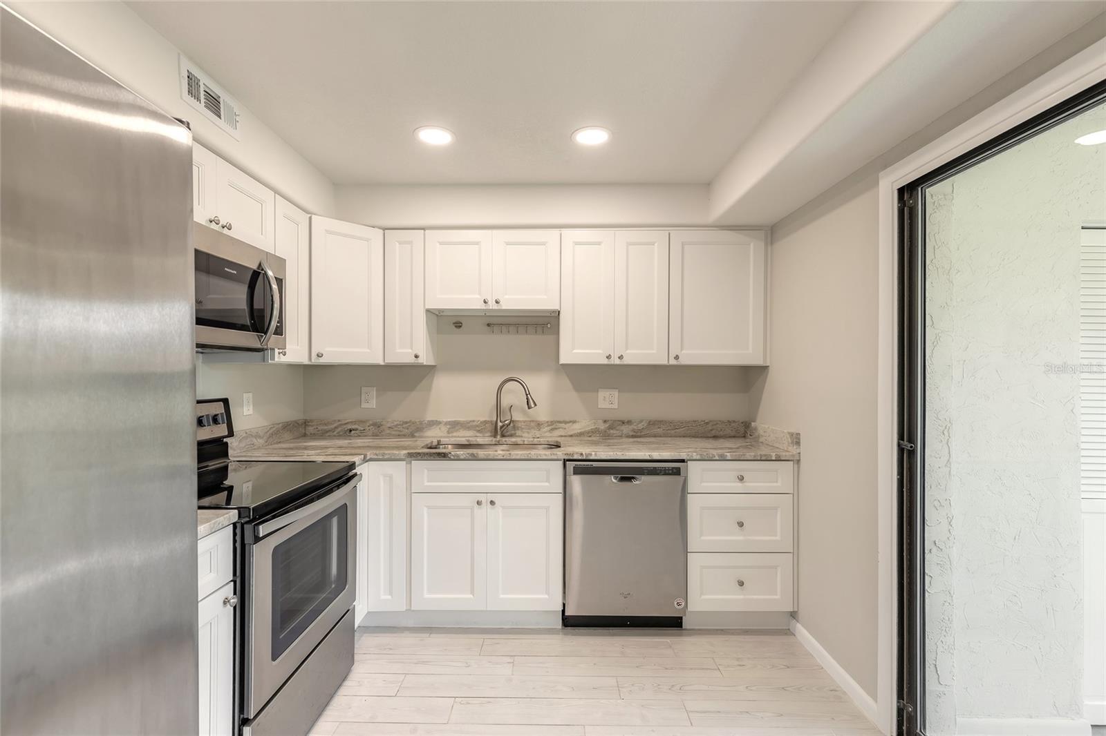 INDIGO POINT CONDO PH 01 - Residential