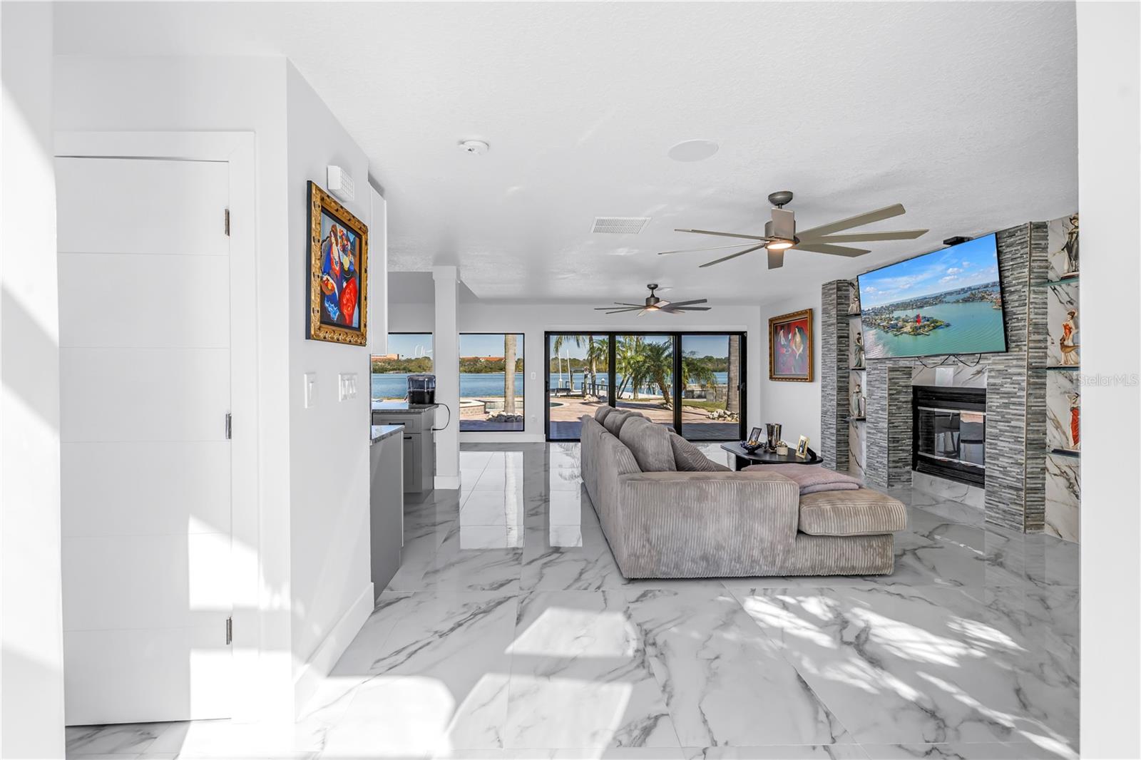 CRYSTAL ISLAND - Residential