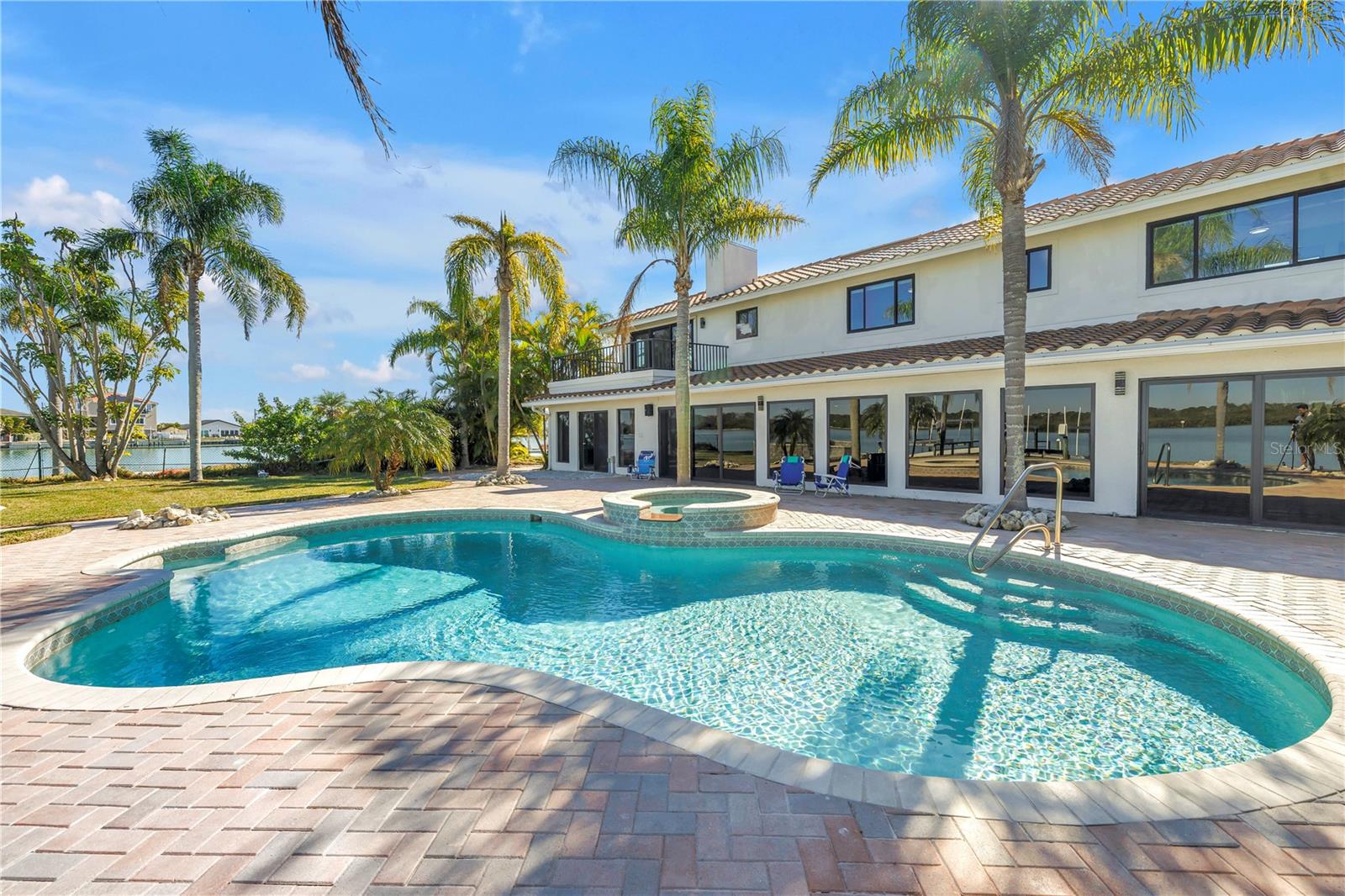 CRYSTAL ISLAND - Residential