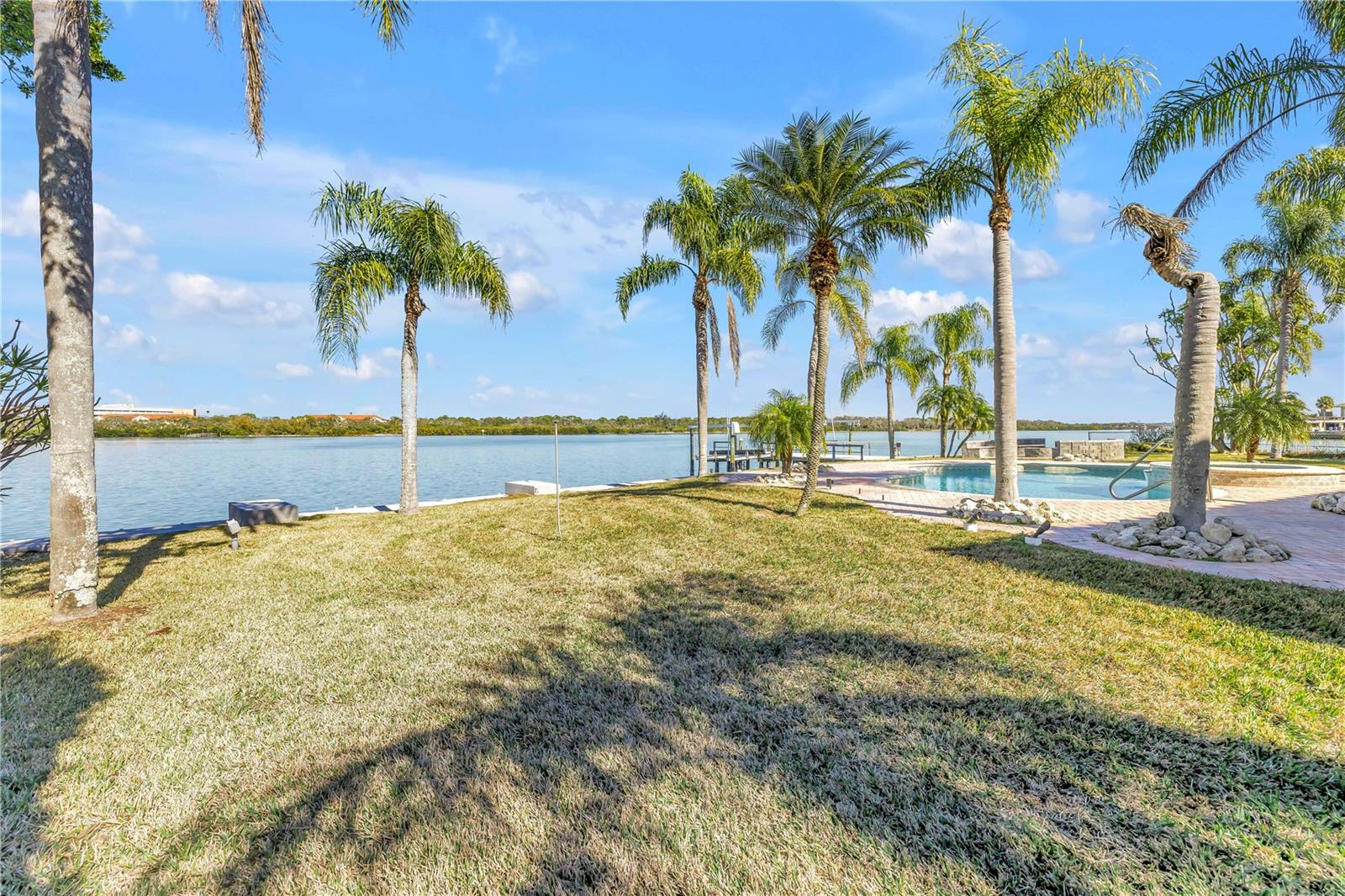 CRYSTAL ISLAND - Residential