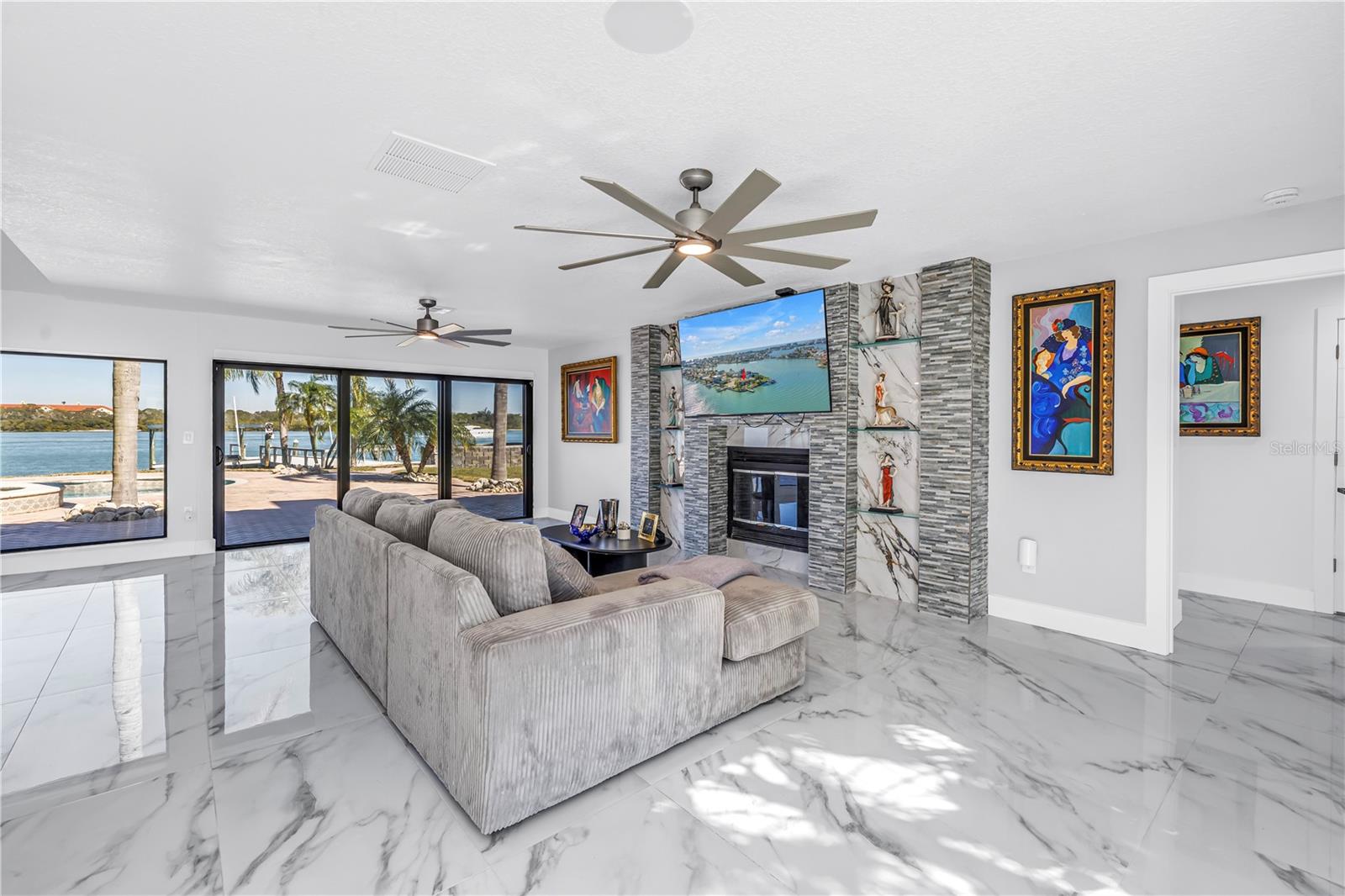 CRYSTAL ISLAND - Residential