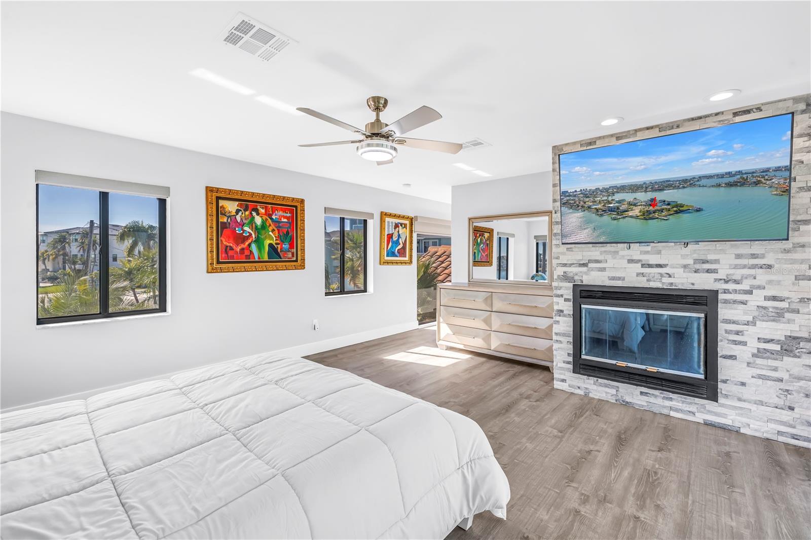 CRYSTAL ISLAND - Residential