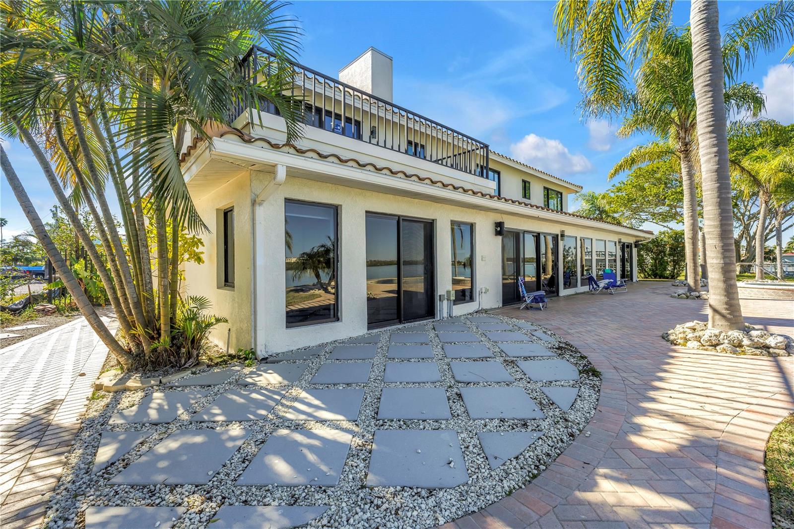 CRYSTAL ISLAND - Residential