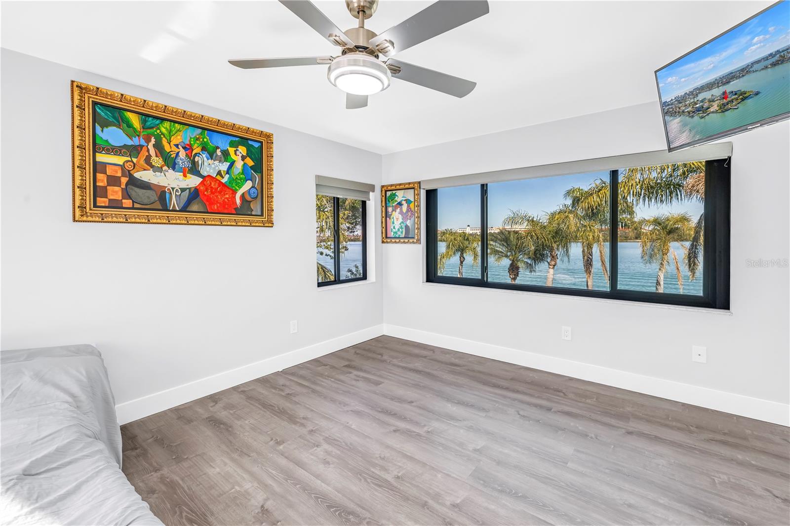 CRYSTAL ISLAND - Residential