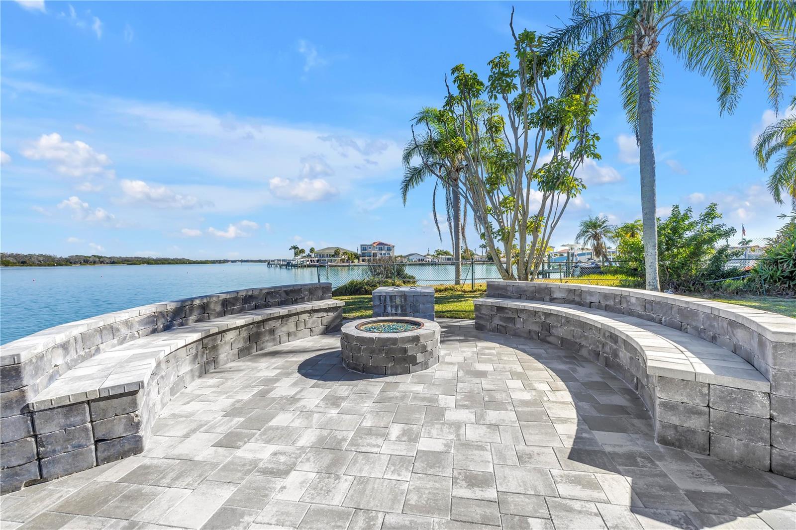 CRYSTAL ISLAND - Residential