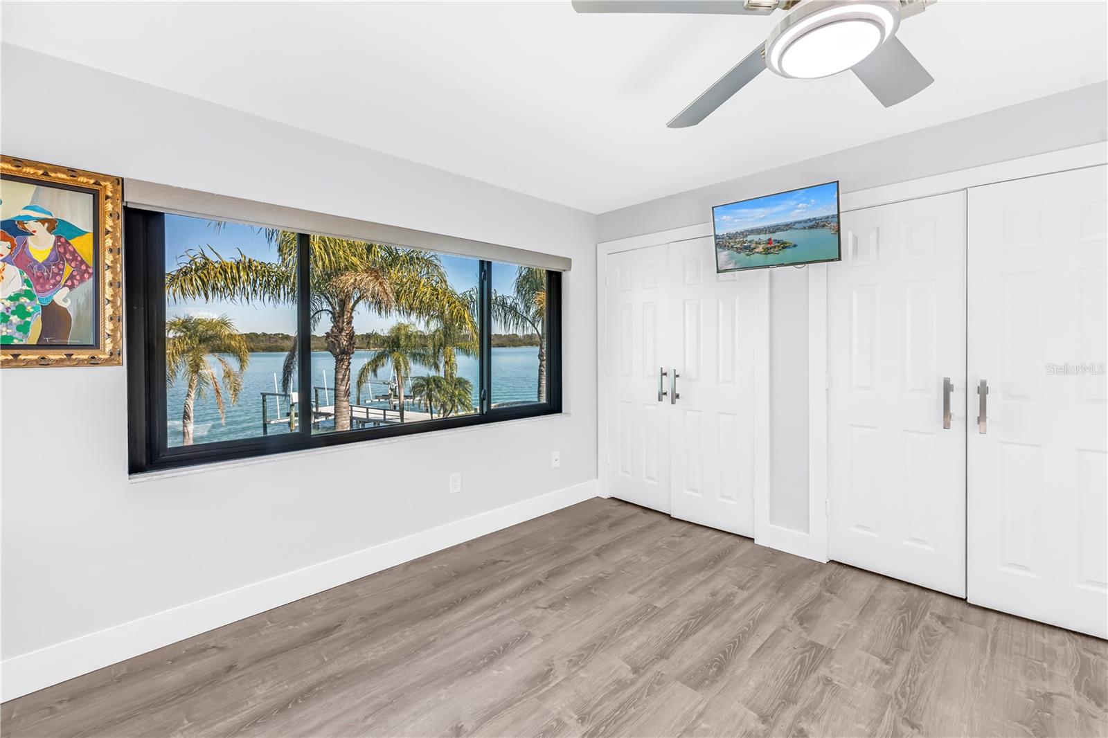 CRYSTAL ISLAND - Residential