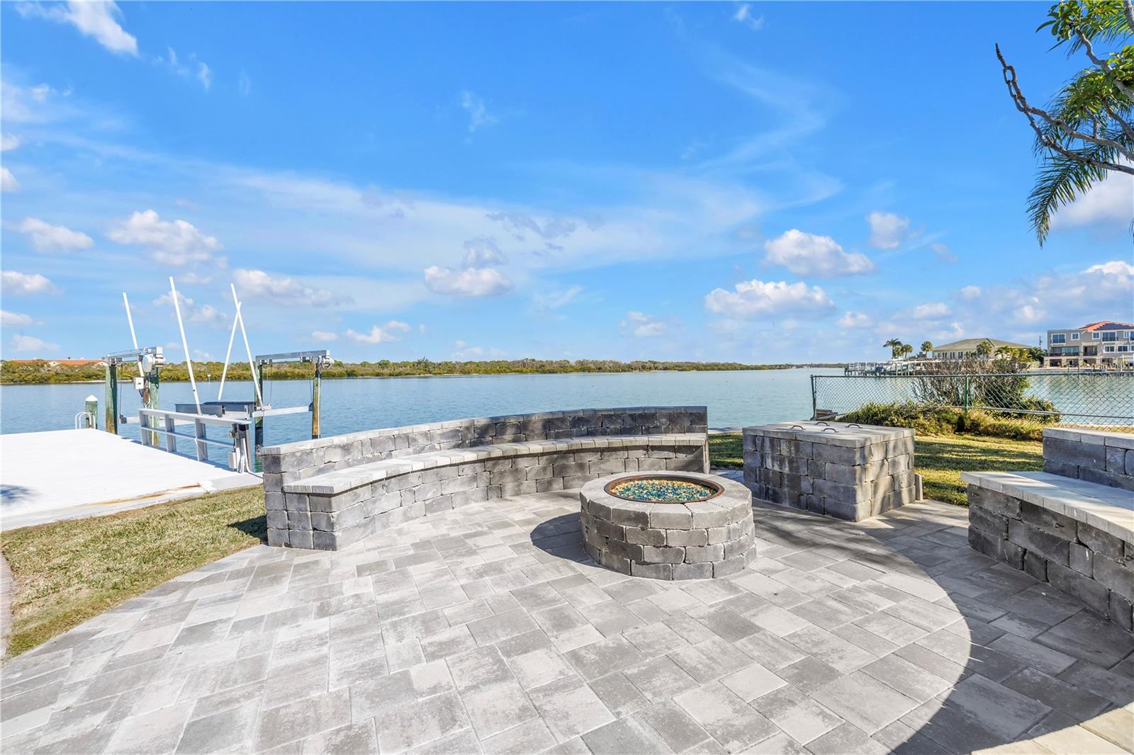 CRYSTAL ISLAND - Residential