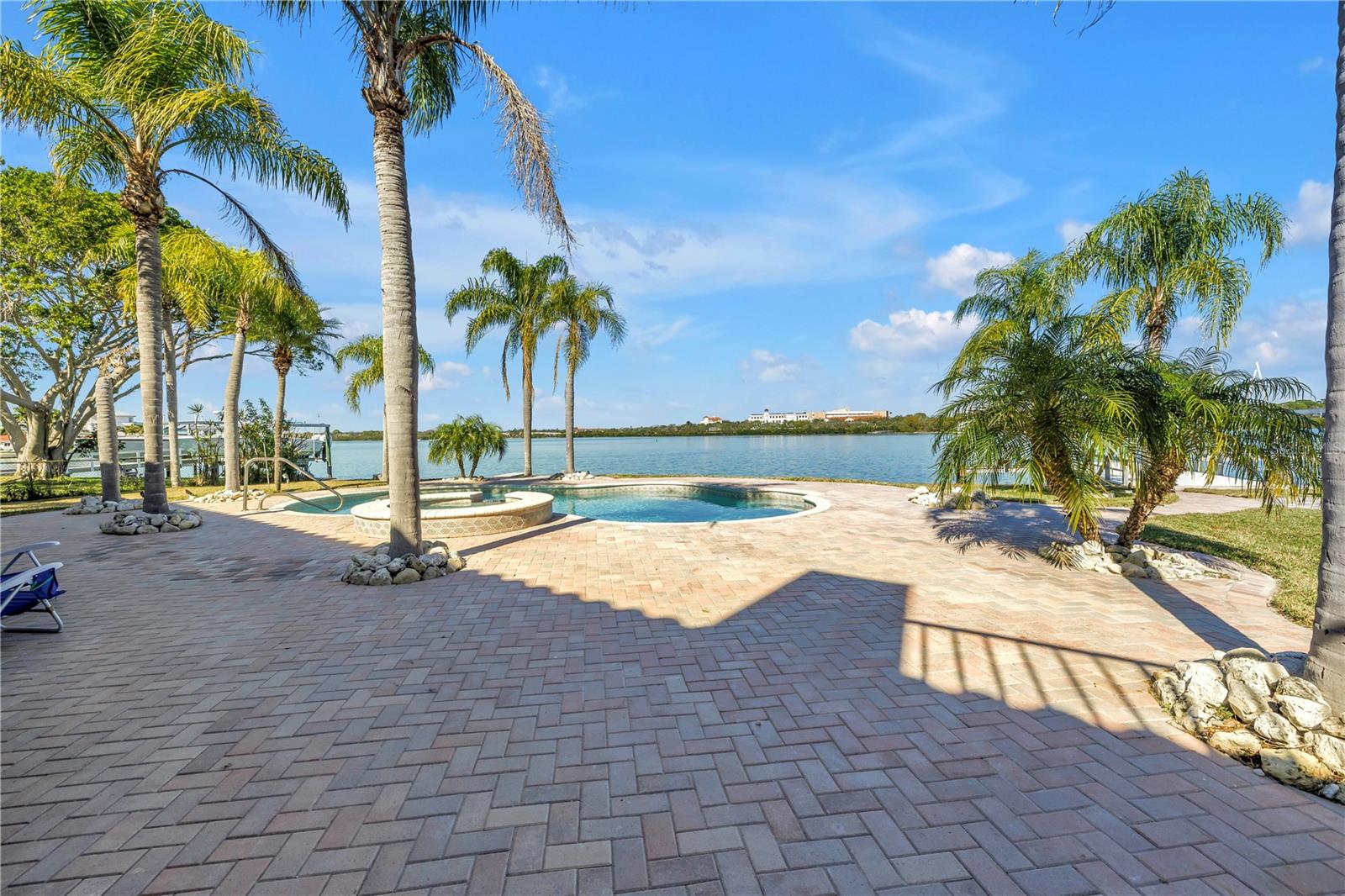 CRYSTAL ISLAND - Residential