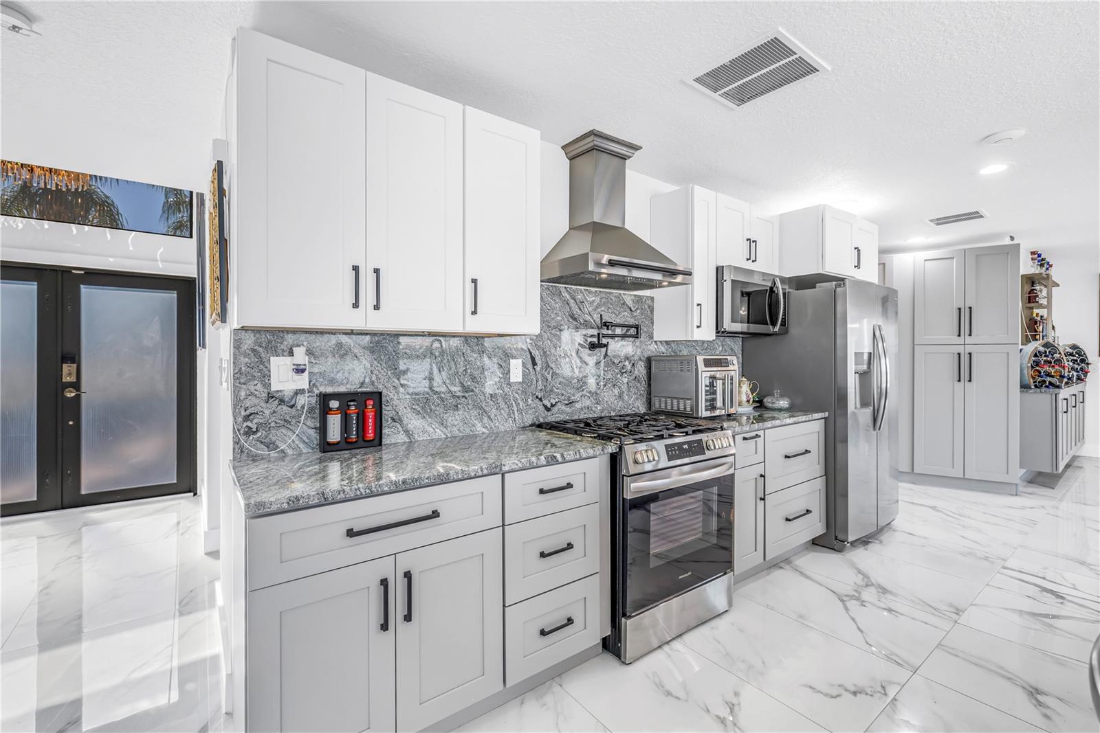 CRYSTAL ISLAND - Residential