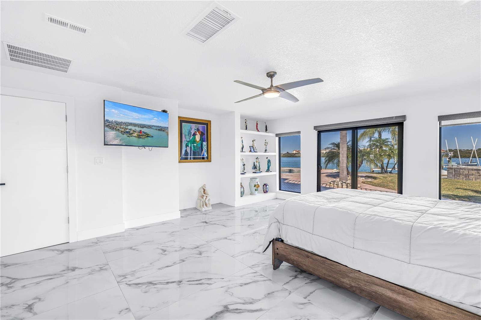 CRYSTAL ISLAND - Residential