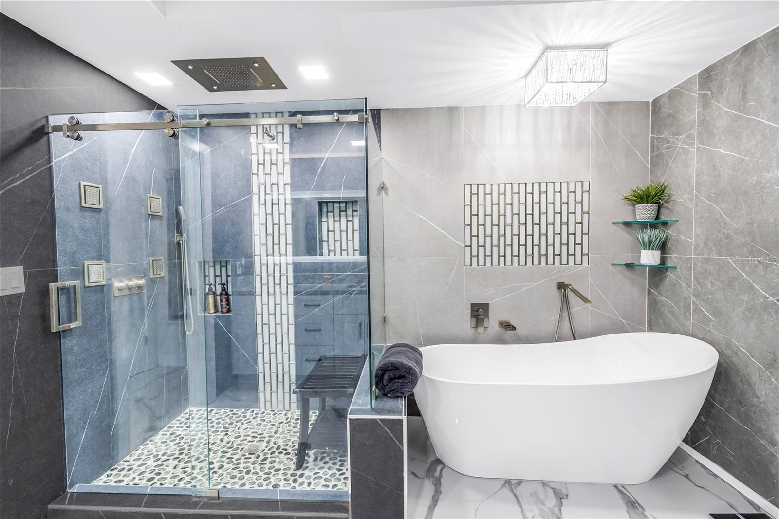 CRYSTAL ISLAND - Residential