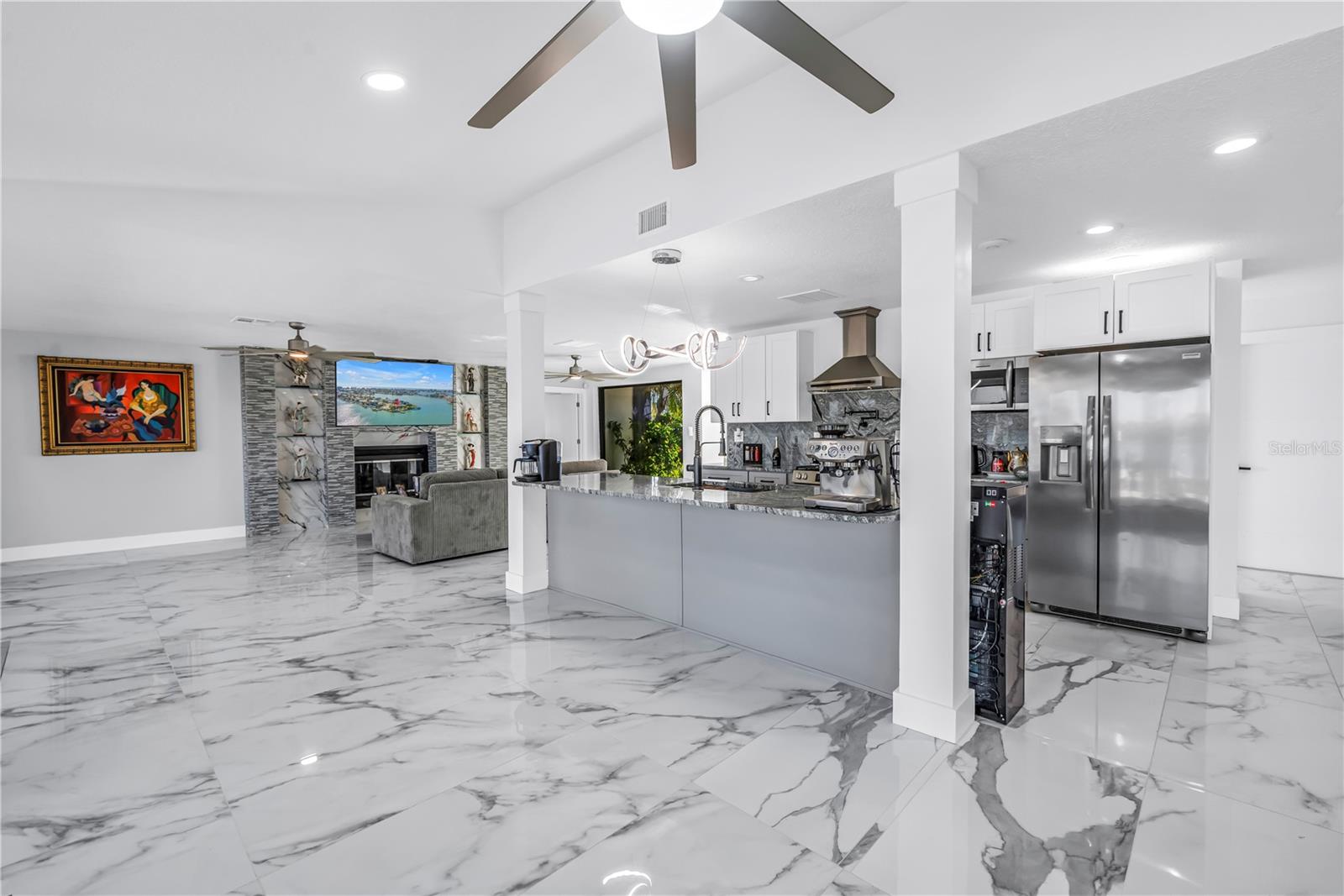 CRYSTAL ISLAND - Residential