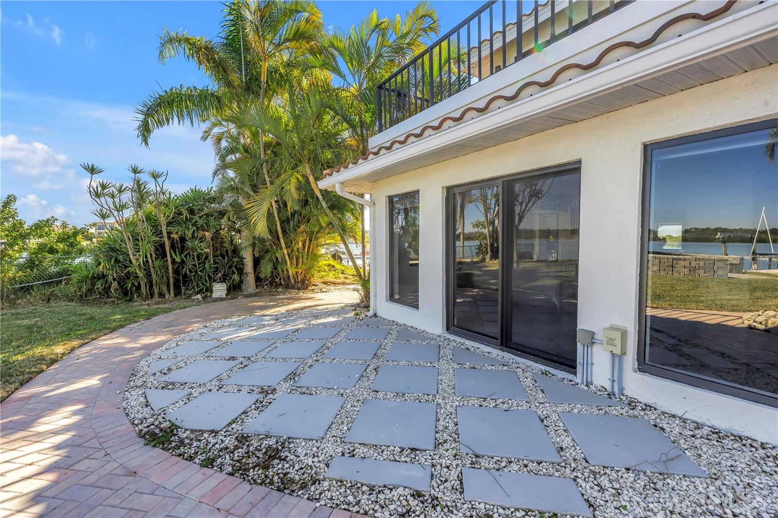 CRYSTAL ISLAND - Residential