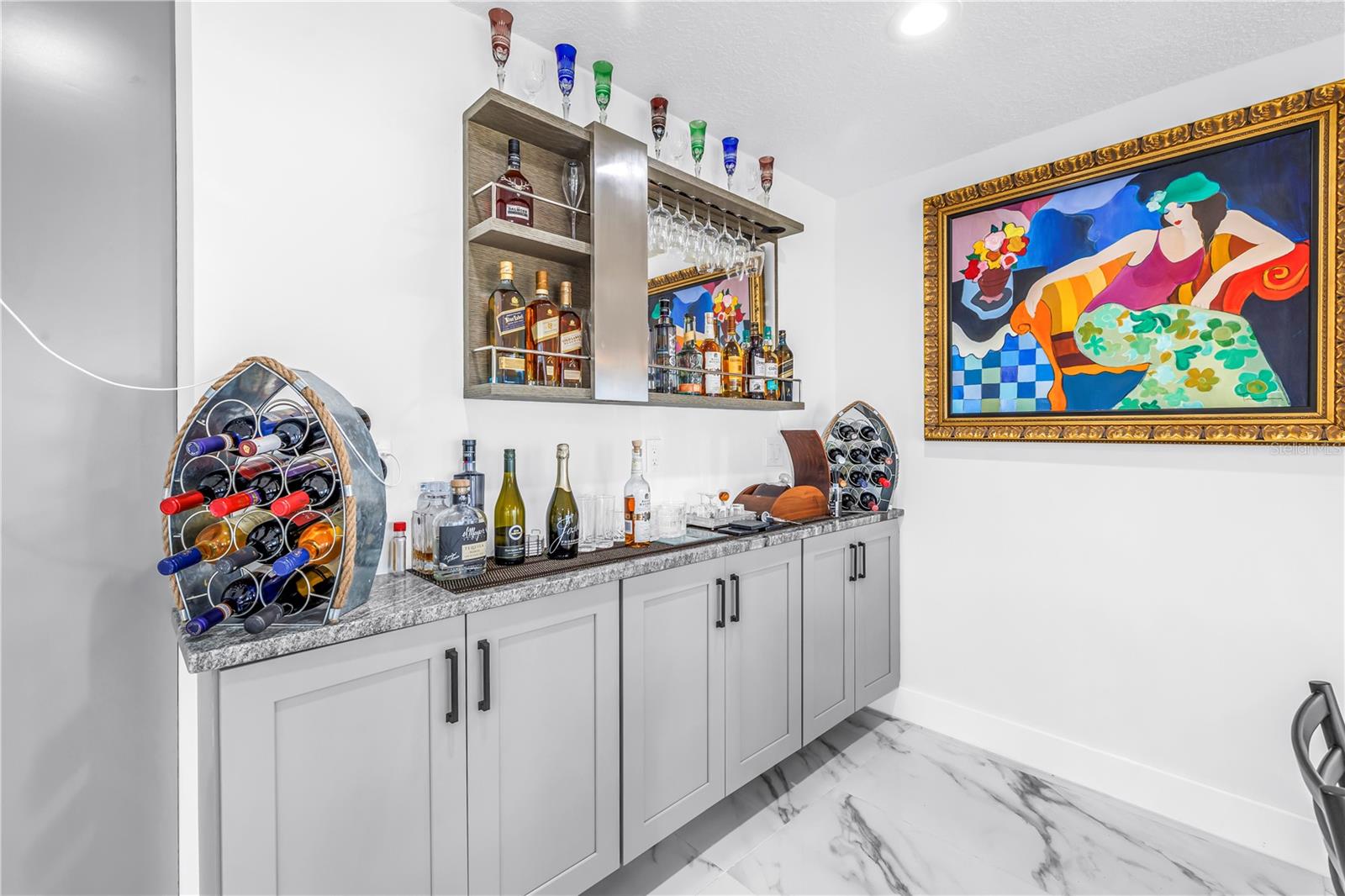 CRYSTAL ISLAND - Residential