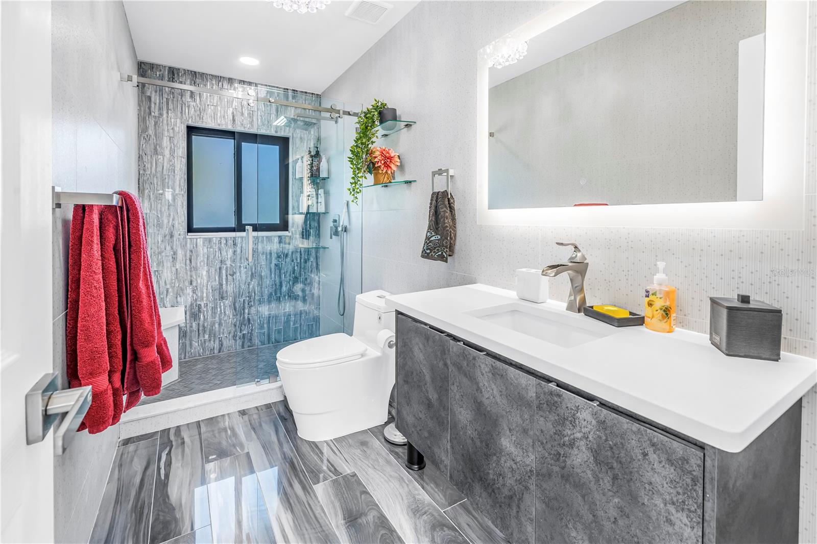 CRYSTAL ISLAND - Residential