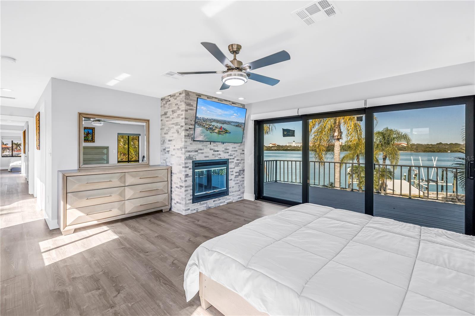 CRYSTAL ISLAND - Residential