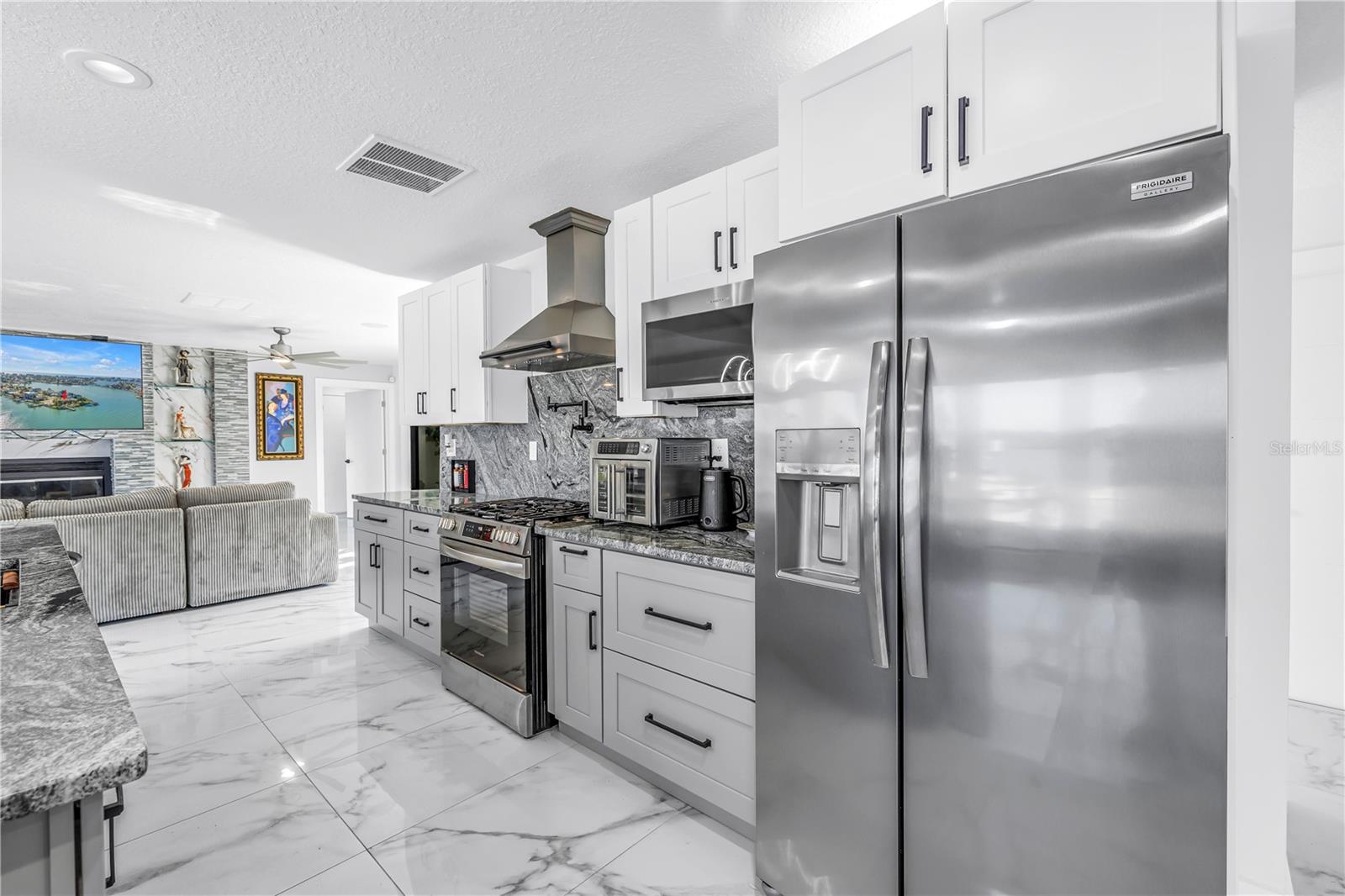 CRYSTAL ISLAND - Residential