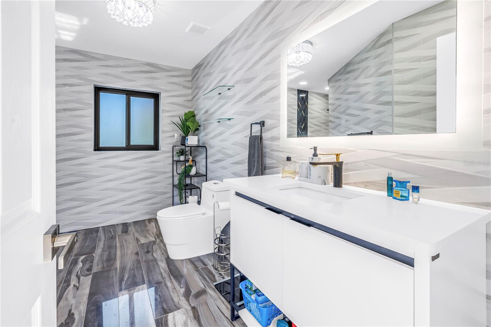 CRYSTAL ISLAND - Residential