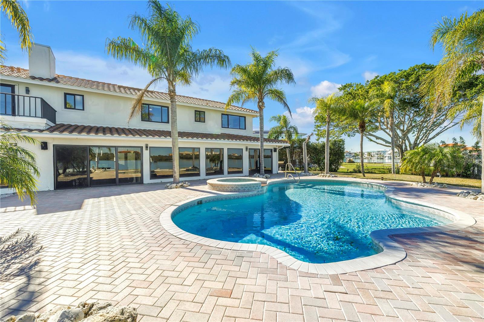 CRYSTAL ISLAND - Residential