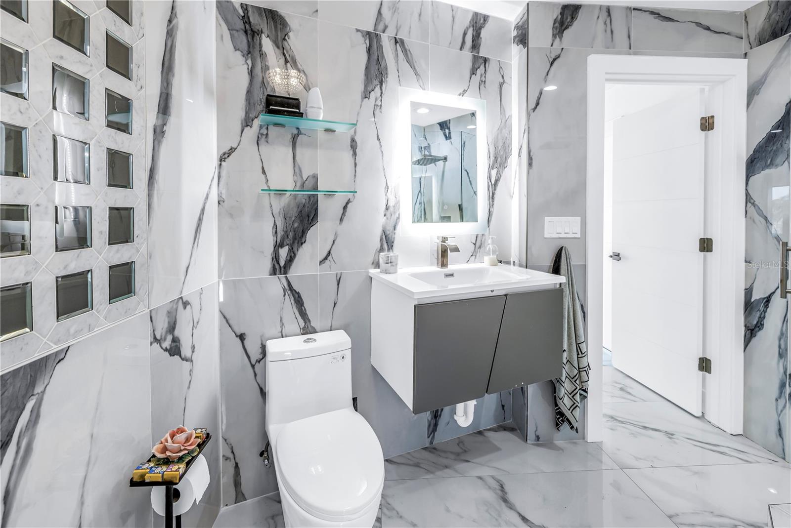 CRYSTAL ISLAND - Residential