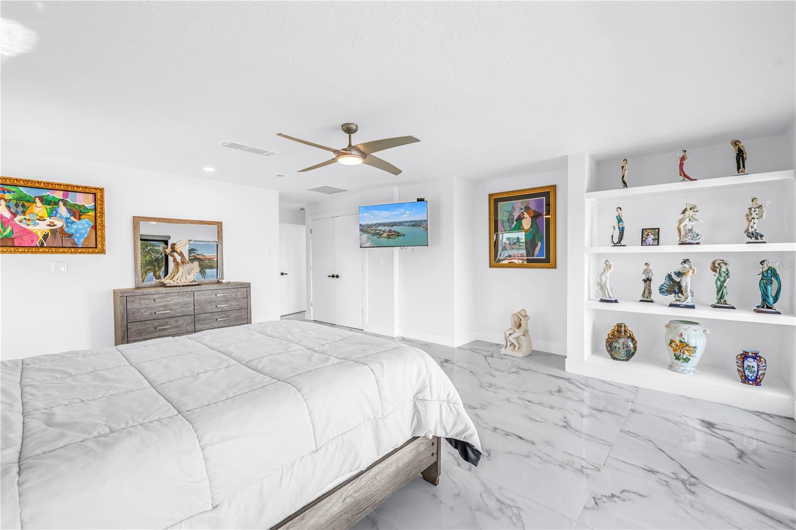 CRYSTAL ISLAND - Residential