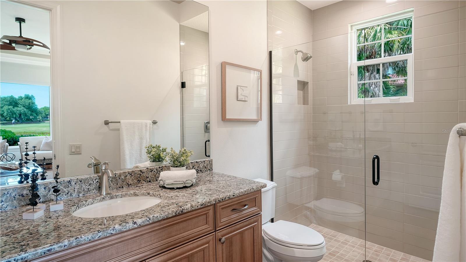 FOUNDERS CLUB - Residential