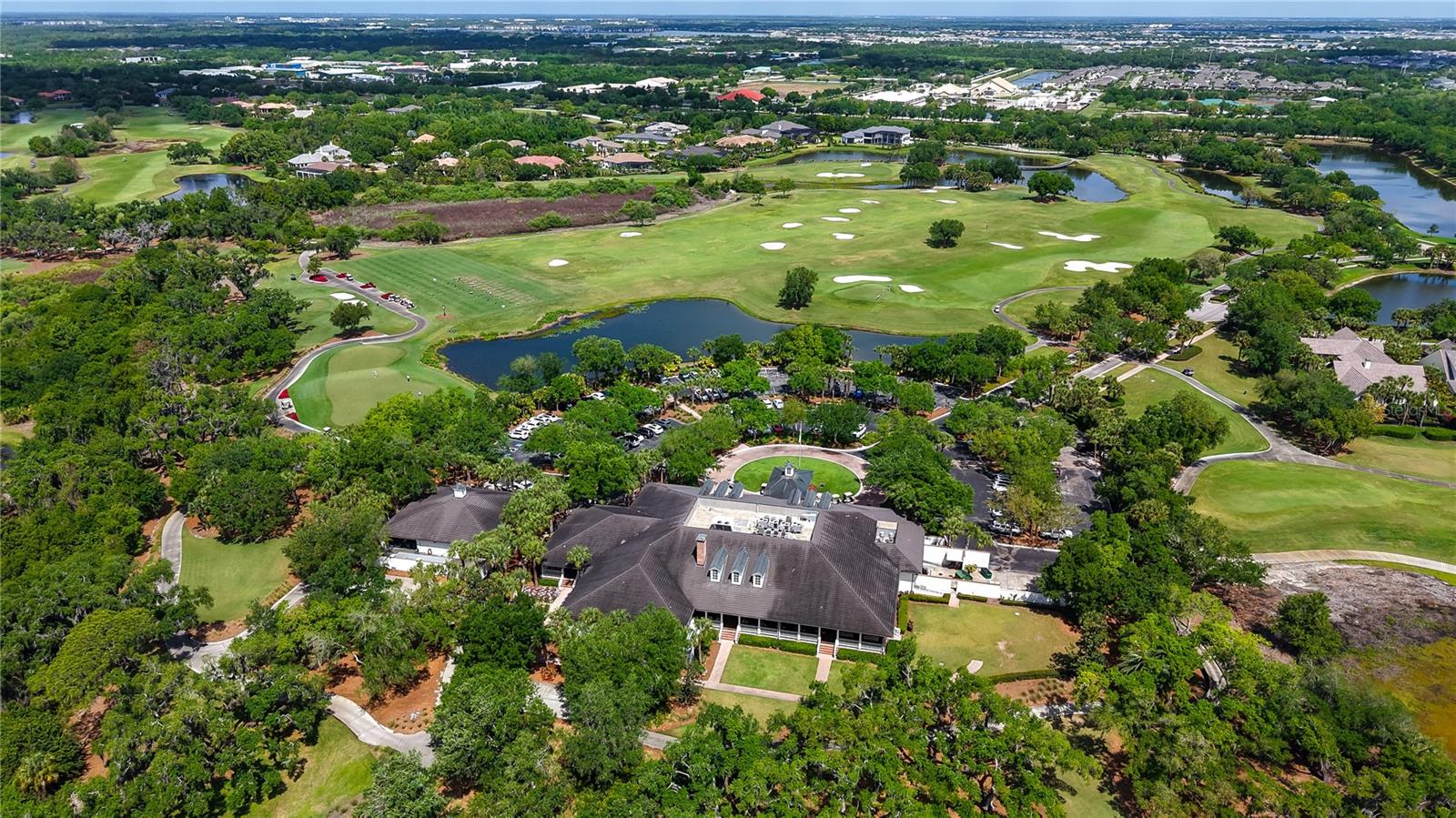 FOUNDERS CLUB - Residential