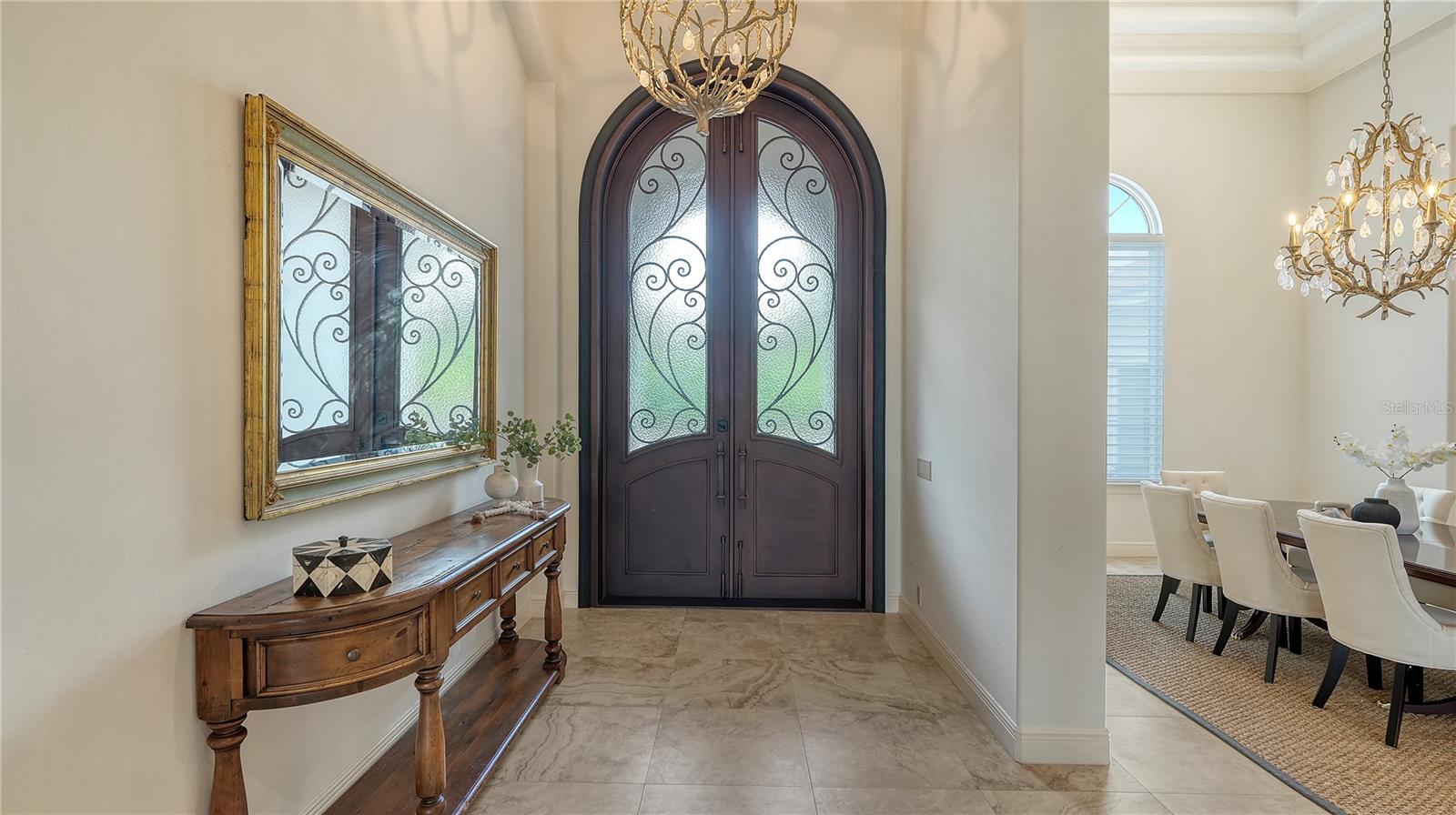 FOUNDERS CLUB - Residential