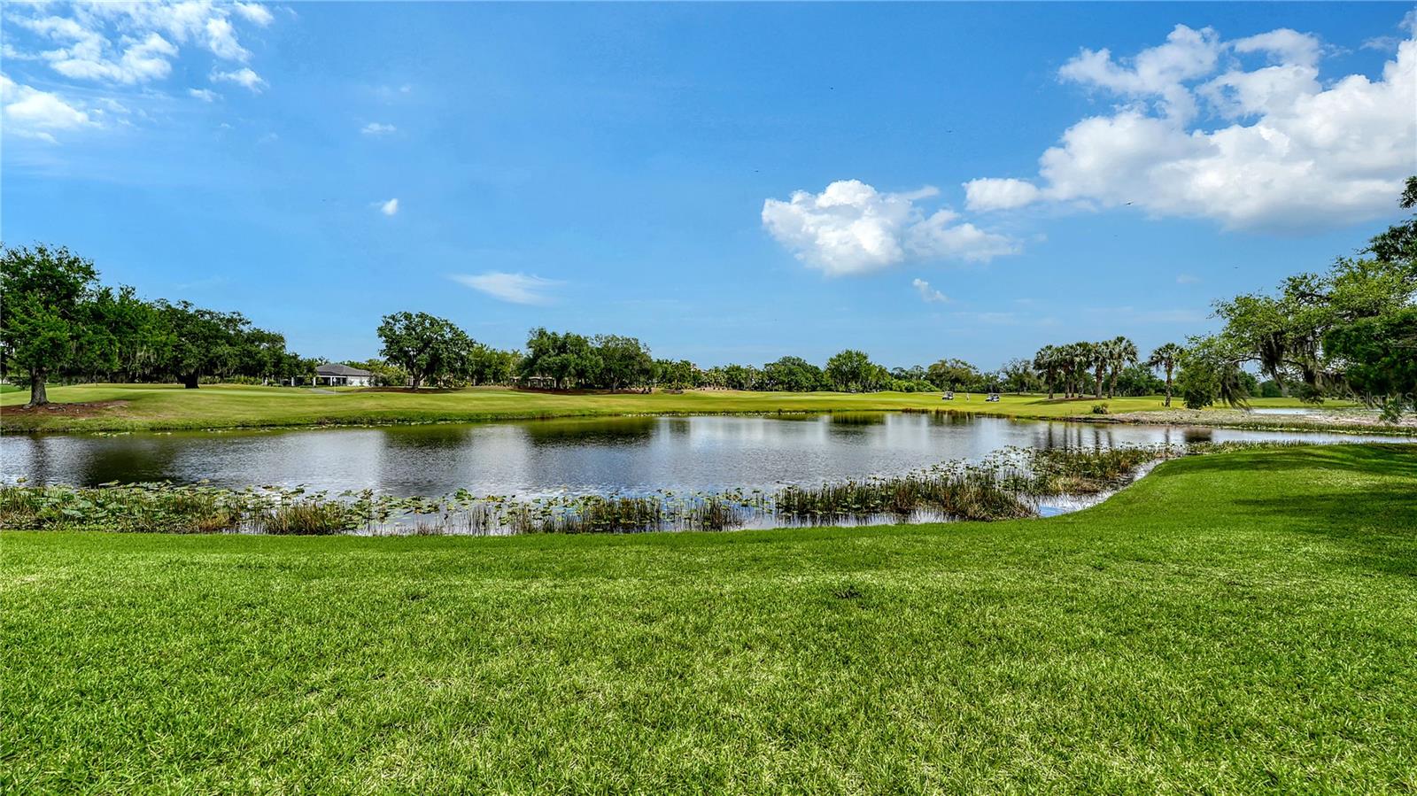 FOUNDERS CLUB - Residential