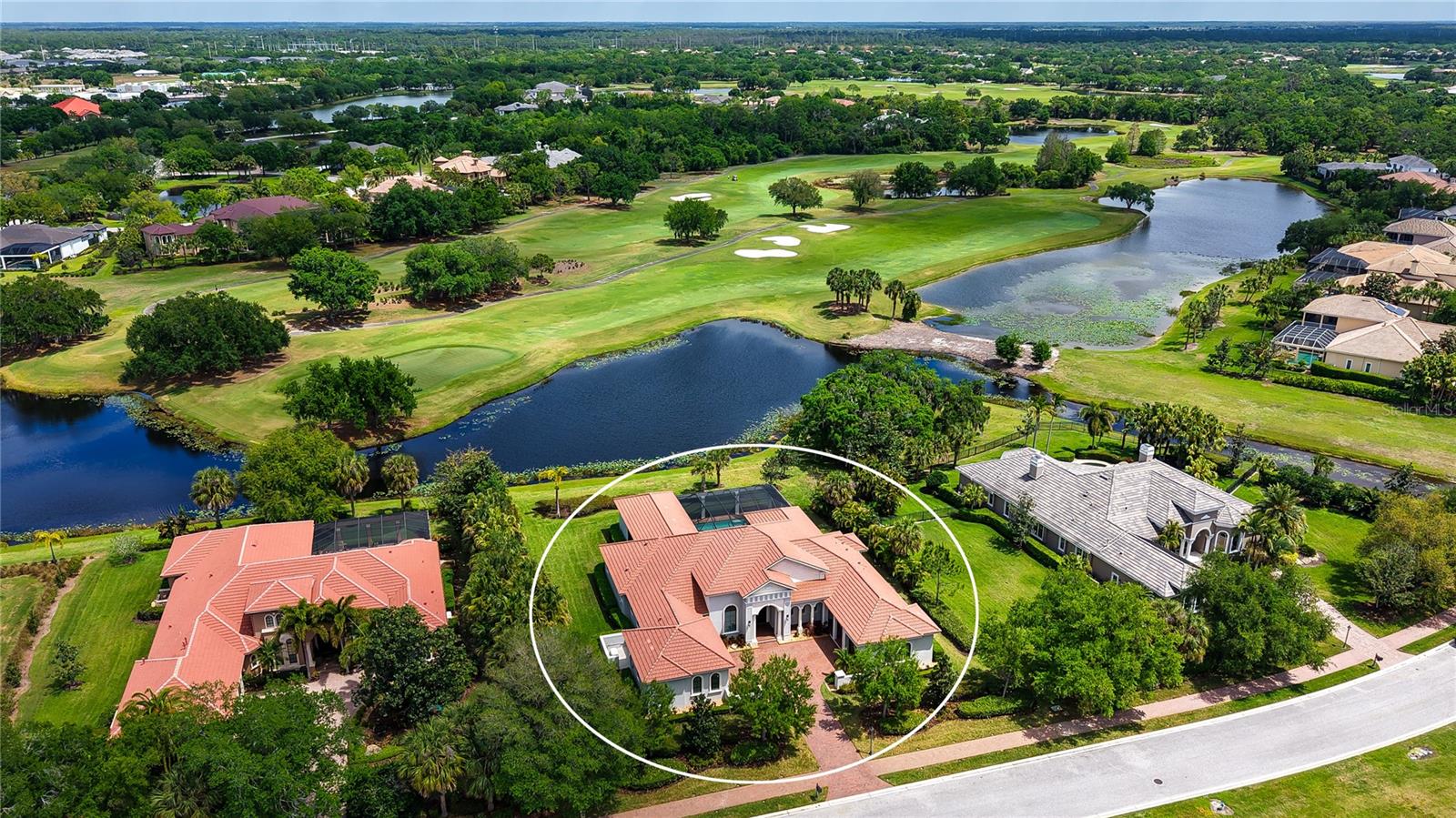 FOUNDERS CLUB - Residential