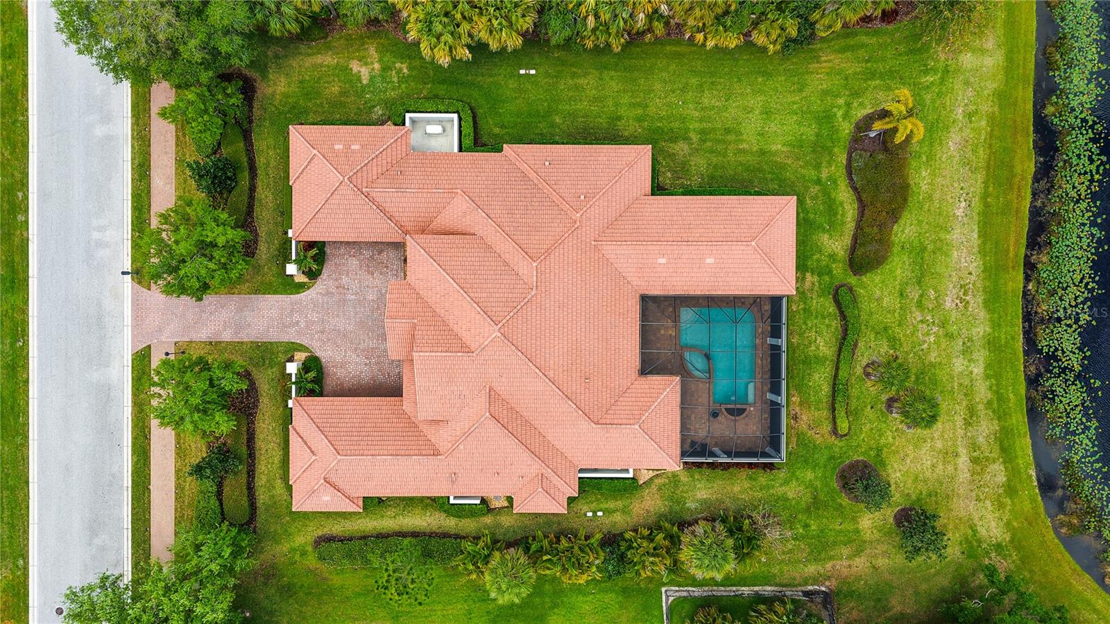 FOUNDERS CLUB - Residential