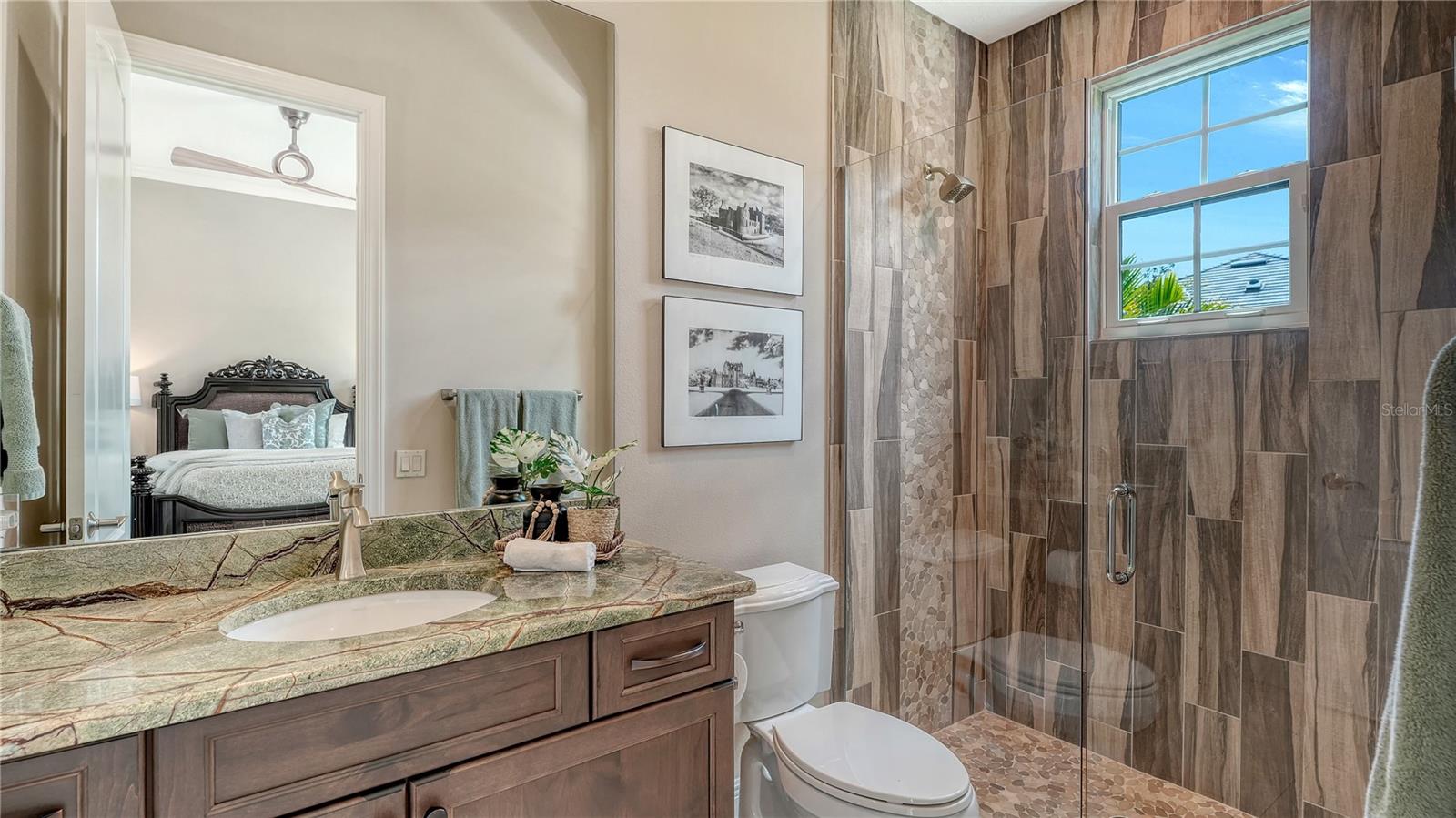 FOUNDERS CLUB - Residential