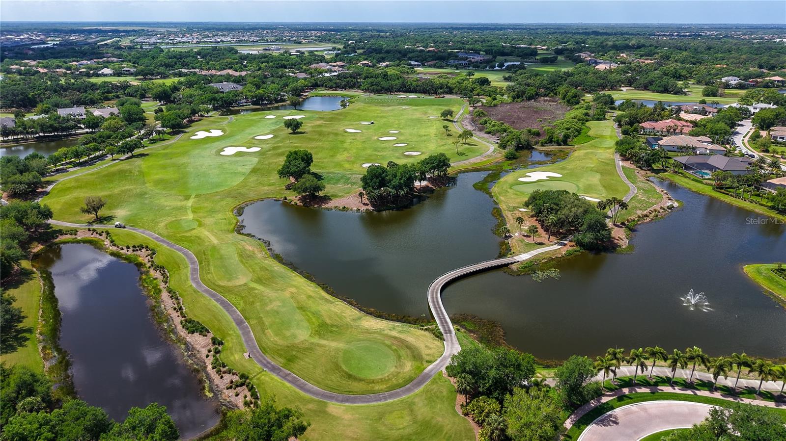 FOUNDERS CLUB - Residential