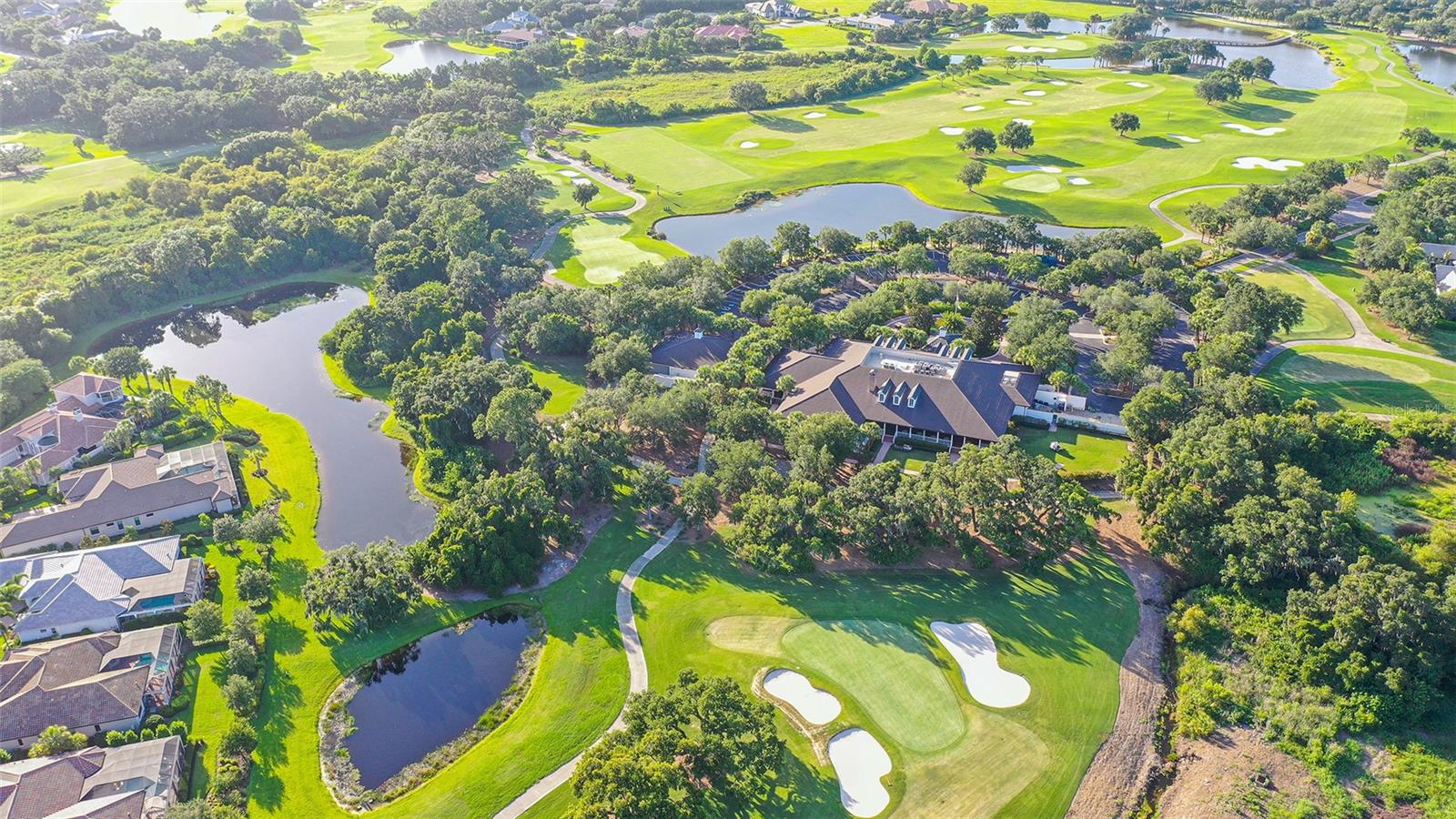 FOUNDERS CLUB - Residential