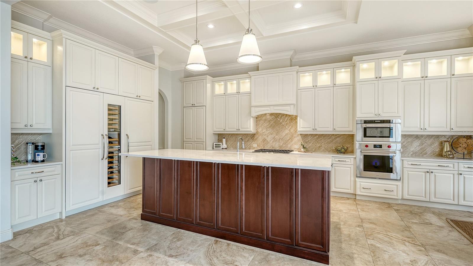 FOUNDERS CLUB - Residential