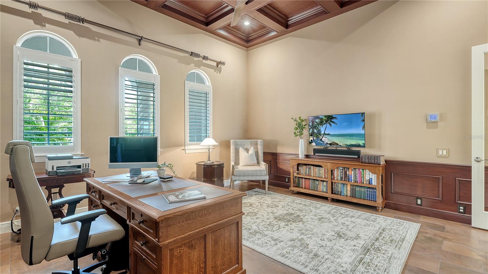 FOUNDERS CLUB - Residential