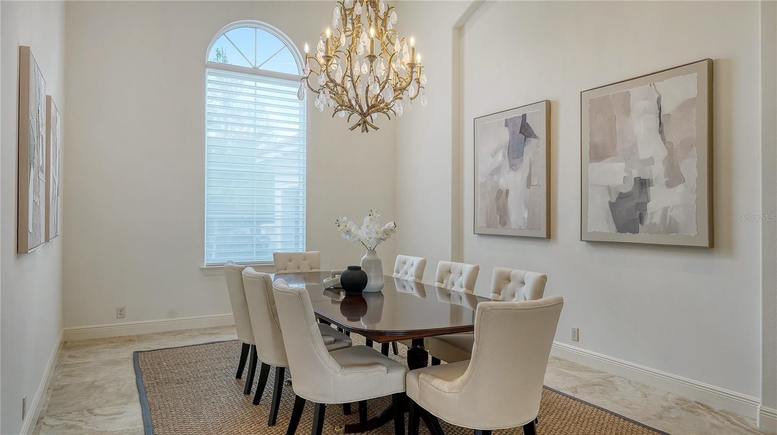 FOUNDERS CLUB - Residential