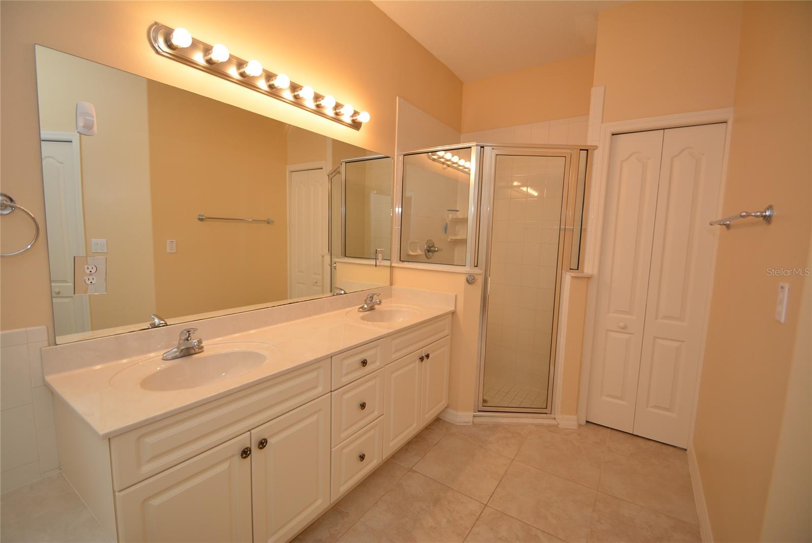 CYPRESS KNOLL - Residential Lease