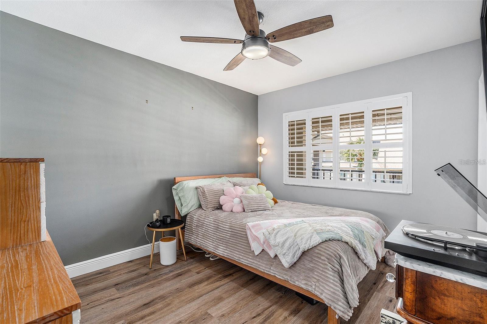 SAND PEBBLE POINTE CONDO 01 AMD 02 - Residential