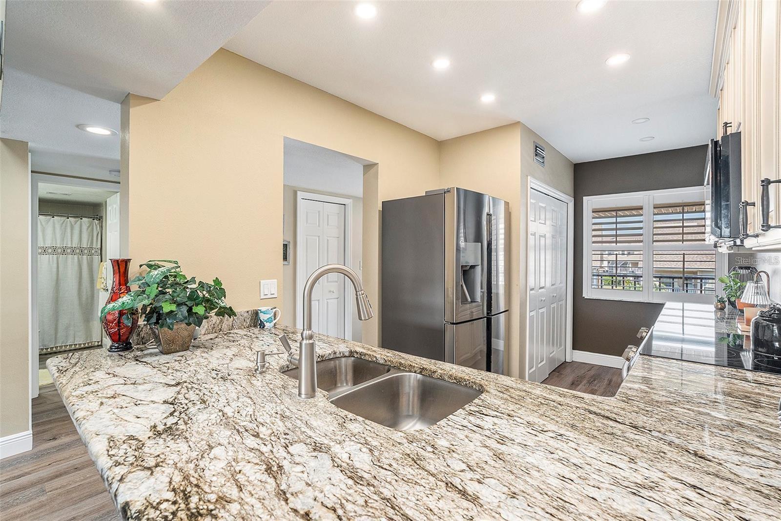 SAND PEBBLE POINTE CONDO 01 AMD 02 - Residential