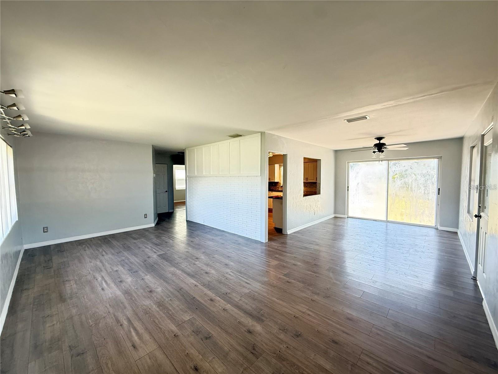 260 W INTERLACHEN STREET