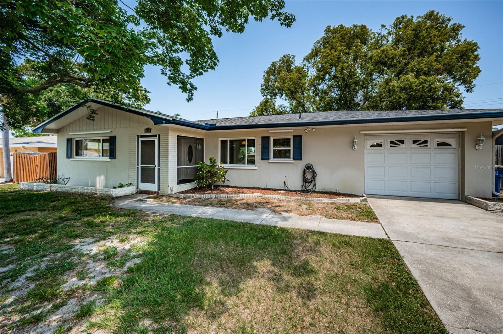 1622 ELIZABETH LANE