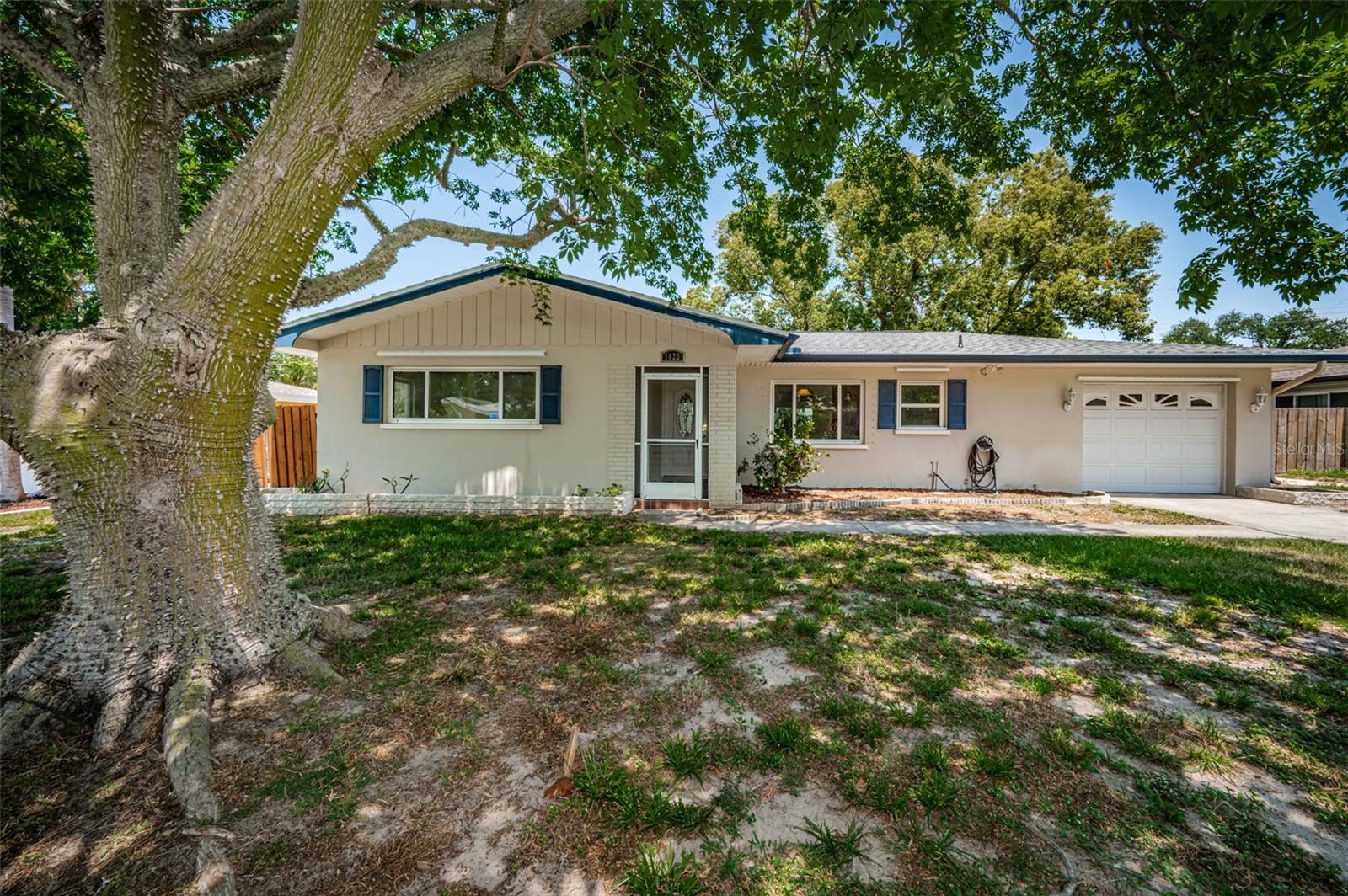 1622 ELIZABETH LANE