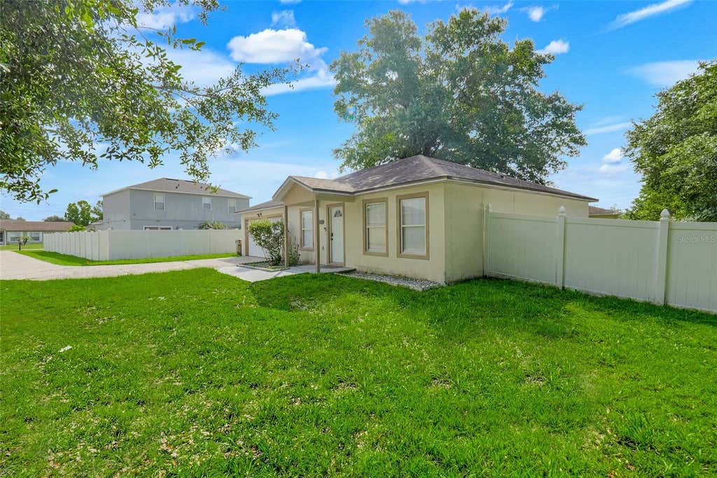 Photo of 810 Valnera Court, Kissimmee, FL 34758 (MLS # S5154778)