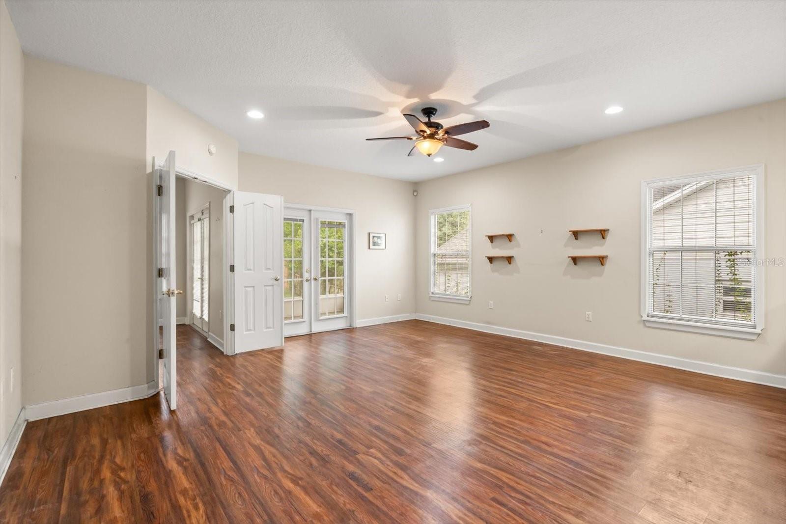 EUSTIS TOWNHILL SUB - Residential