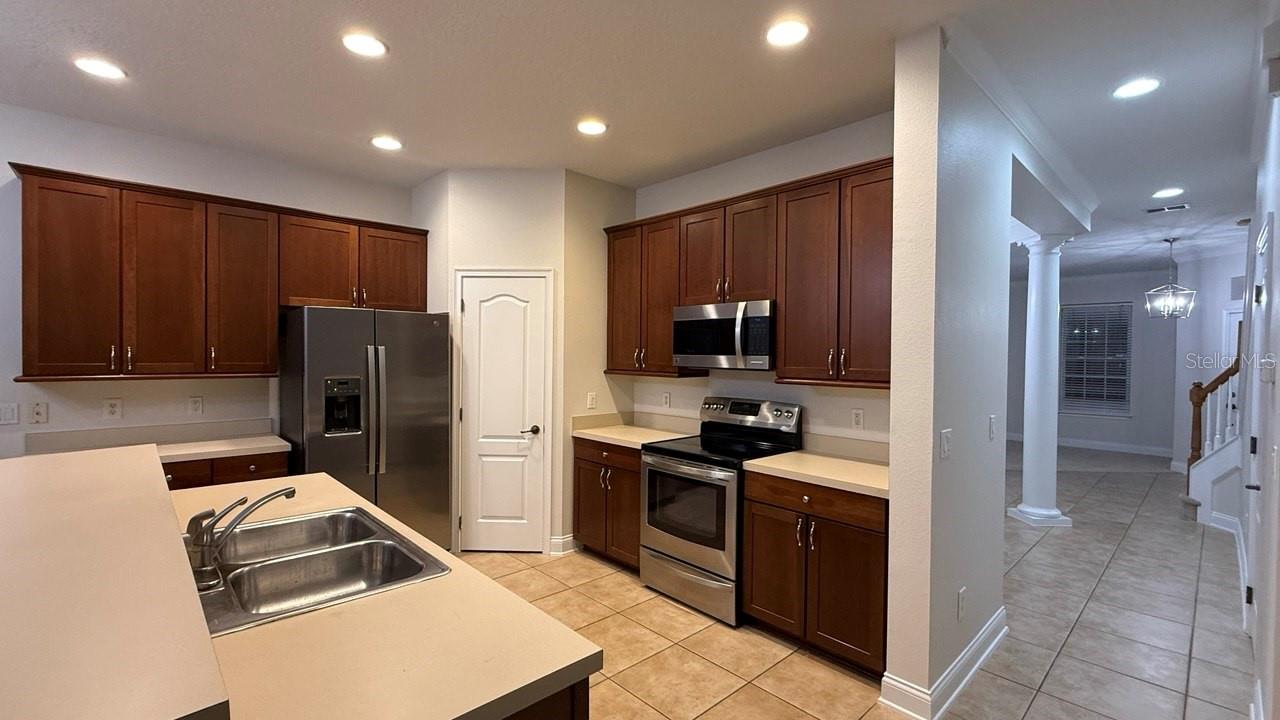 ENCLAVE/BERKSHIRE PARK B G H I - Residential Lease