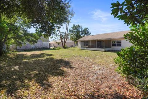 A home in DELTONA