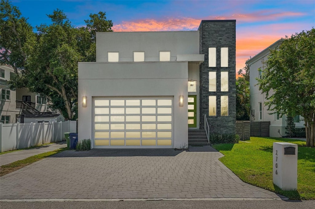 Photo of 2706 W Trilby Avenue, Tampa, FL 33611 (MLS # TB8551375)